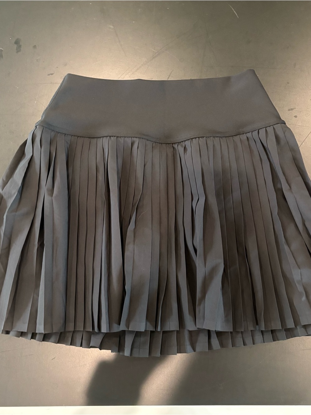 ALO Yoga Pleated Mini Skirt in Charcoal Gray